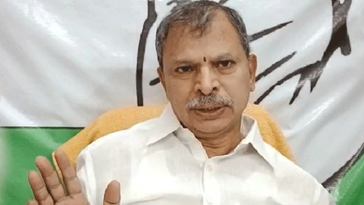 Tulasi Reddy : వారికి ఓటేస్తే మోదీకి వేసినట్టే.. మన చెప్పుతో మనం కొట్టుకున్నట్టే..