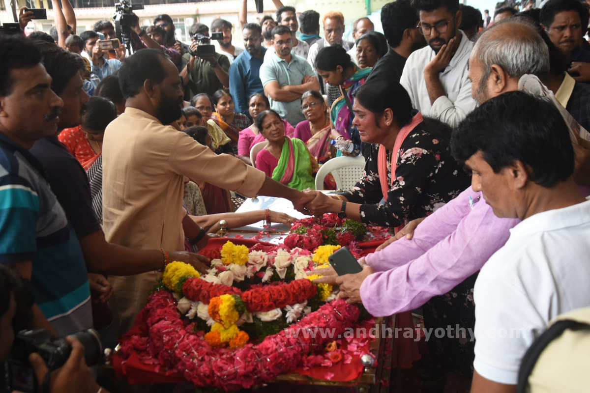 ఇక సెలవు