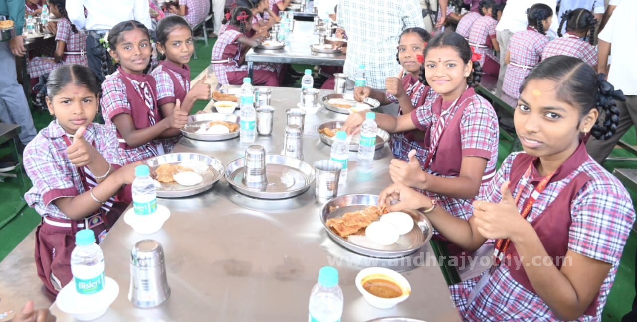 మానవీయ కోణంలోనే ‘సీఎం బ్రేక్‌ఫాస్ట్‌’