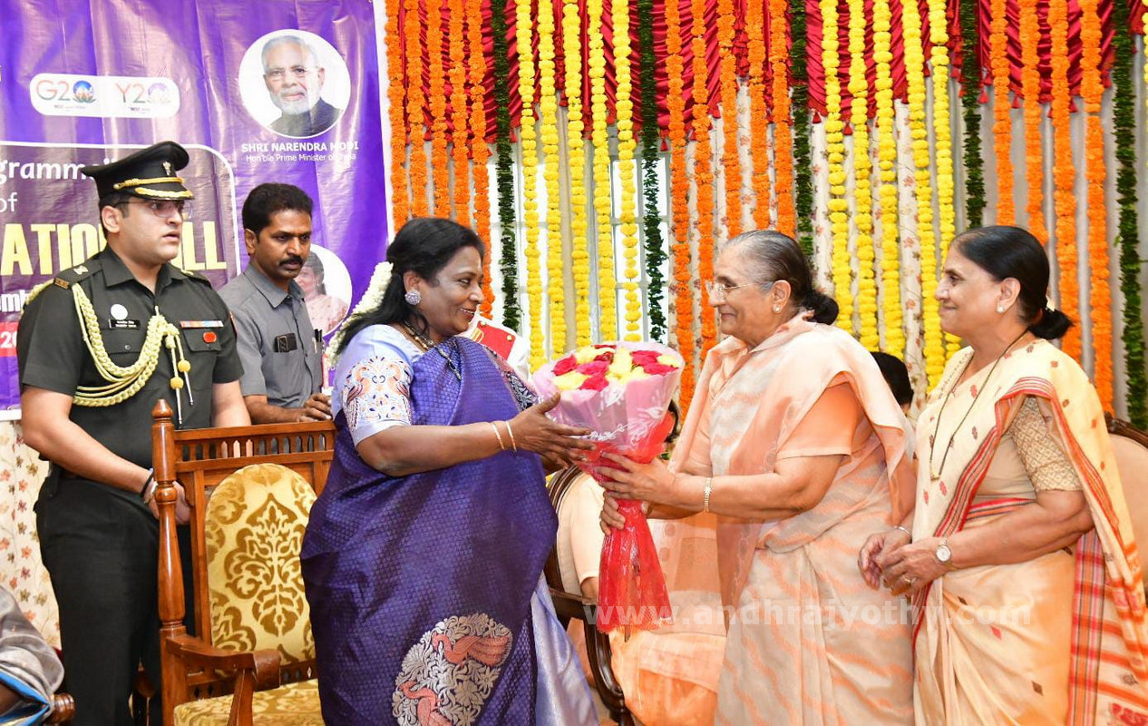 బరాబర్‌ చెప్తున్నా.. తగ్గేదే లేదు