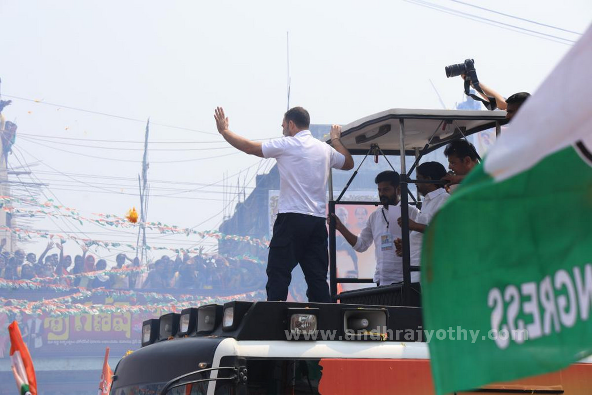 కేసీఆర్‌ అవినీతిపై చర్యలేవి?