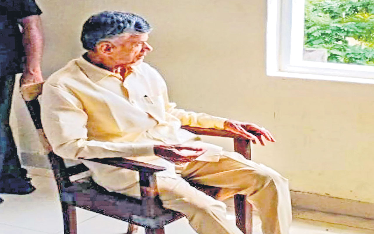 Chandrababu : జైలులో లేను.. మీ గుండెల్లో ఉన్నా