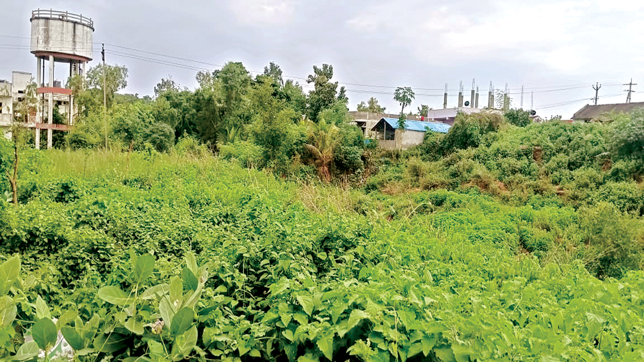 ఉంగరాడ మెట్ట భూ ఆక్రమణలపై   ఏం జరిగేనో!