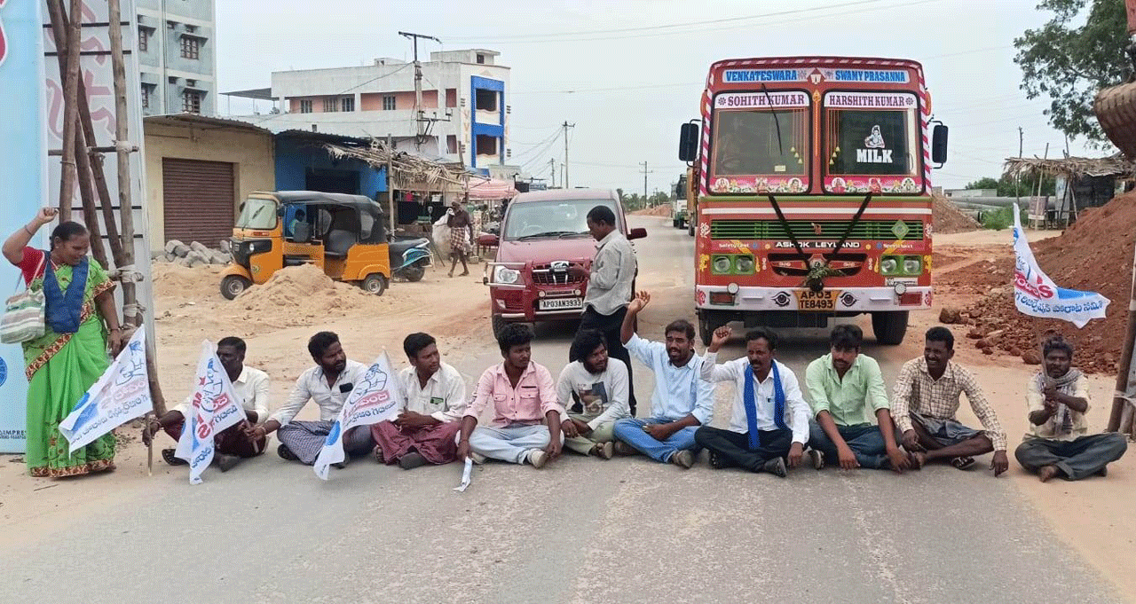 ఎస్సీ వర్గీకరణ బిల్లును  ప్రవేశపెట్టాలి