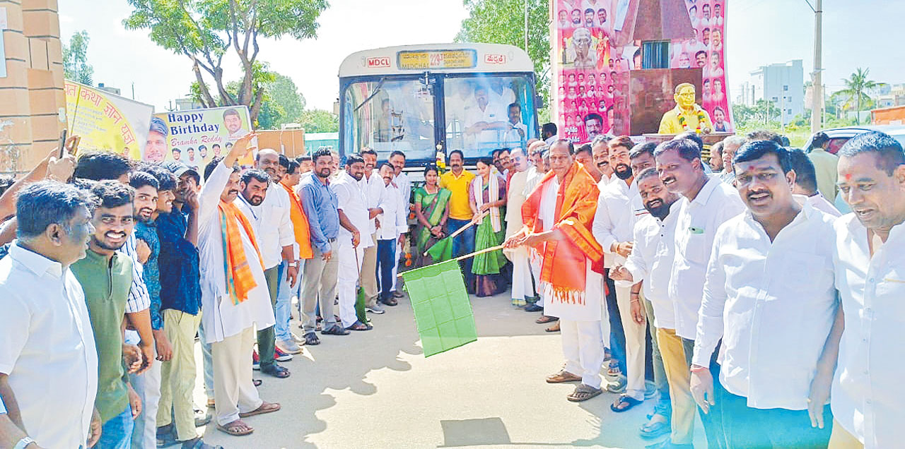 మేడ్చల్‌లో అభివృద్ధి పనులు ప్రారంభం | Development work begins at Medchal