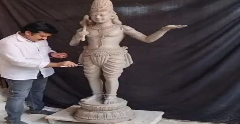 A huge panchaloha statue of Annamayya in USA