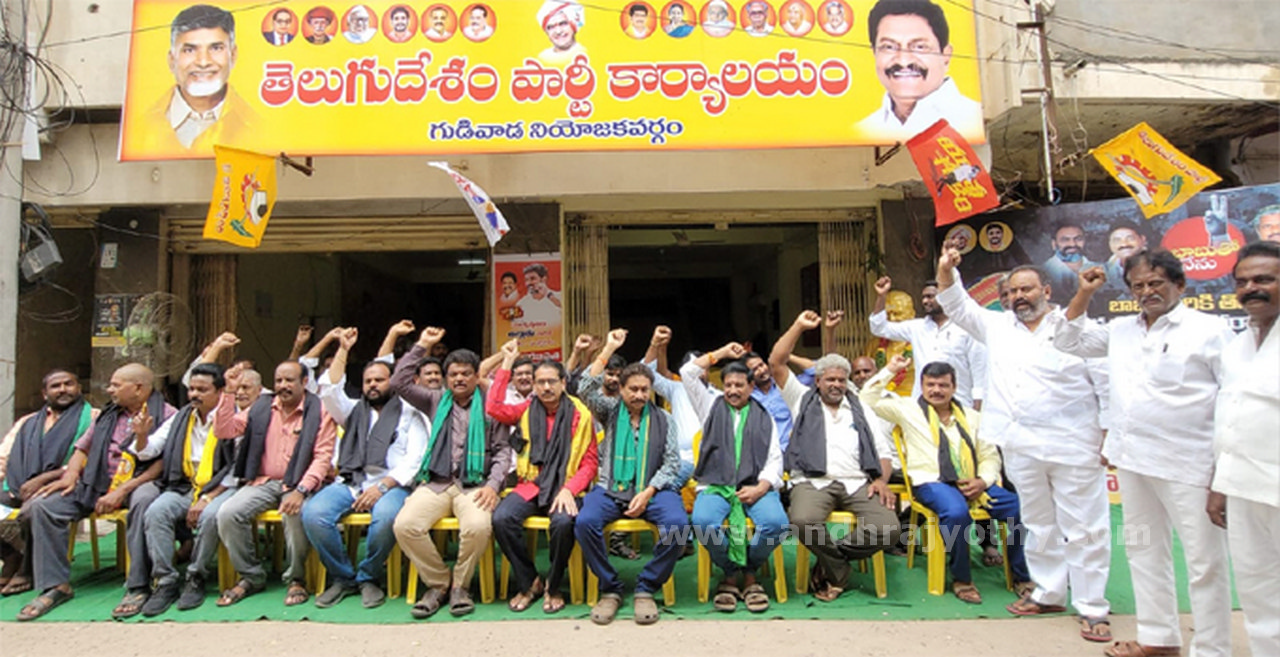 సర్కారును నిలదీద్దాం