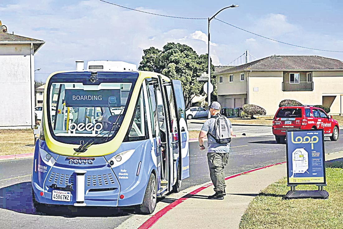 America  Driverless bus : డ్రైవర్‌ అక్కర్లేని బస్సు! 