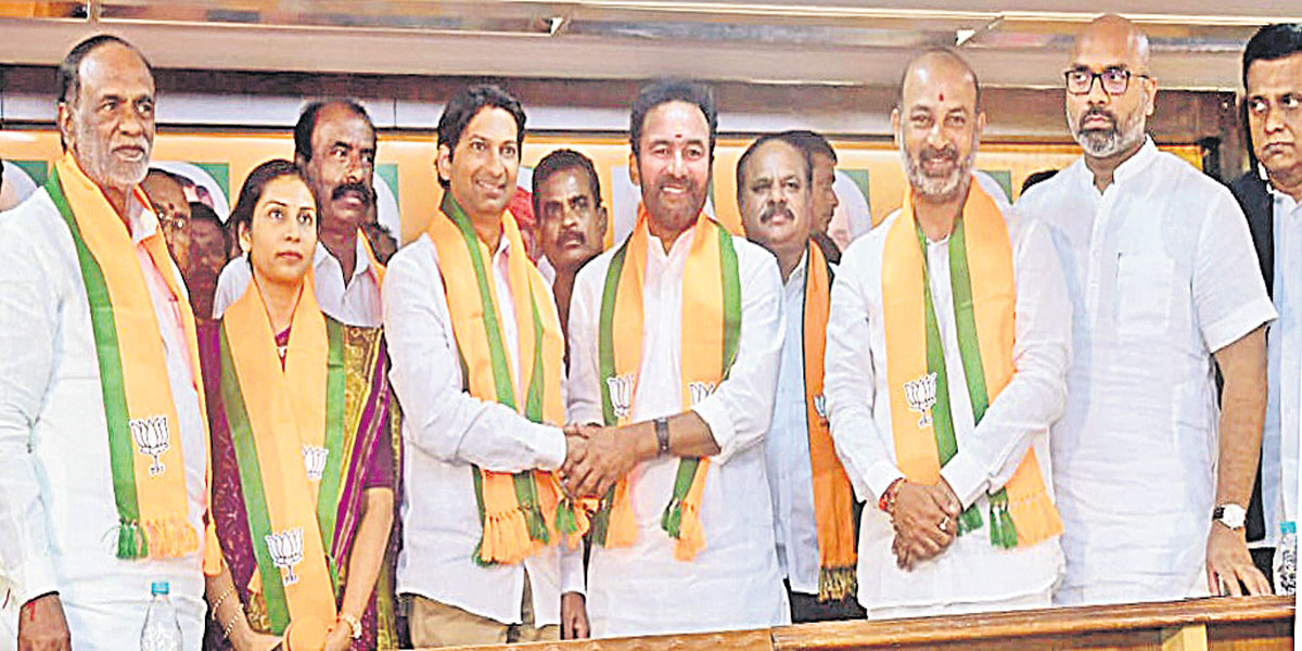 BJP state president Kishan Reddy : భూములు అమ్మితేనే బతుకు!