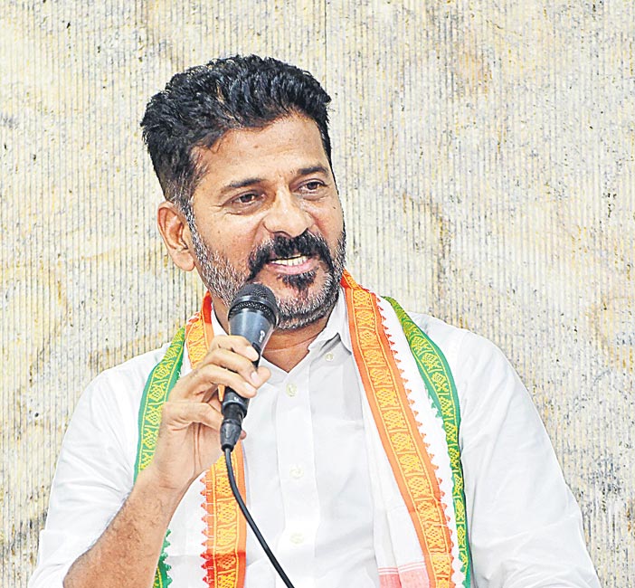 Revanth reddy : కాంగ్రెస్‌ కుటుంబ పార్టీ | Congress is a family party