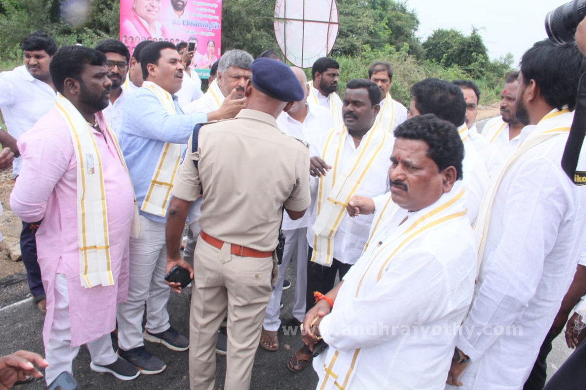 వాళ్ల అడ్డగోలు హామీలను నమ్మొద్దు