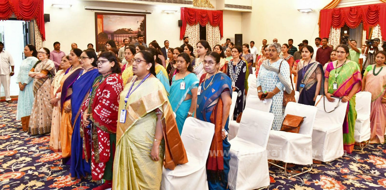 బరాబర్‌ చెప్తున్నా.. తగ్గేదే లేదు