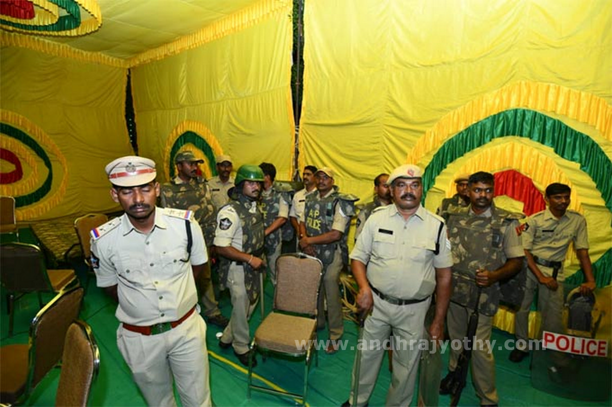 అరాచకం..