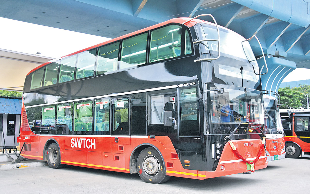 Double Decker Electric AC Bus : తిరుపతి చేరిన ఎలక్ట్రిక్‌ ఏసీ డబుల్‌ డెక్కర్‌ బస్సు 