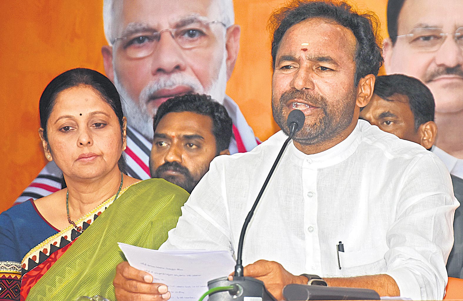 Kishan Reddy: విలువైన స్థలాలు వేలంలో వ్యాపారుల పాలు