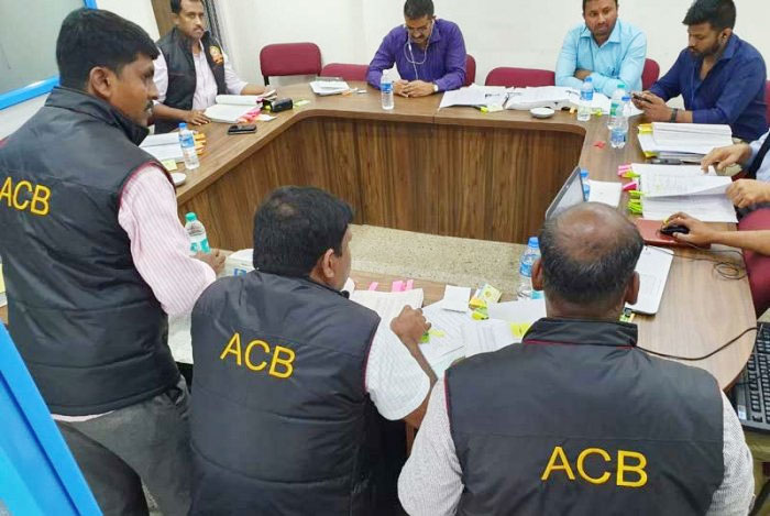 ACB Raids: కందుకూరు తహసీల్దార్ మహేందర్‌రెడ్డి ఇంట్లో ఏసీబీ దాడులు