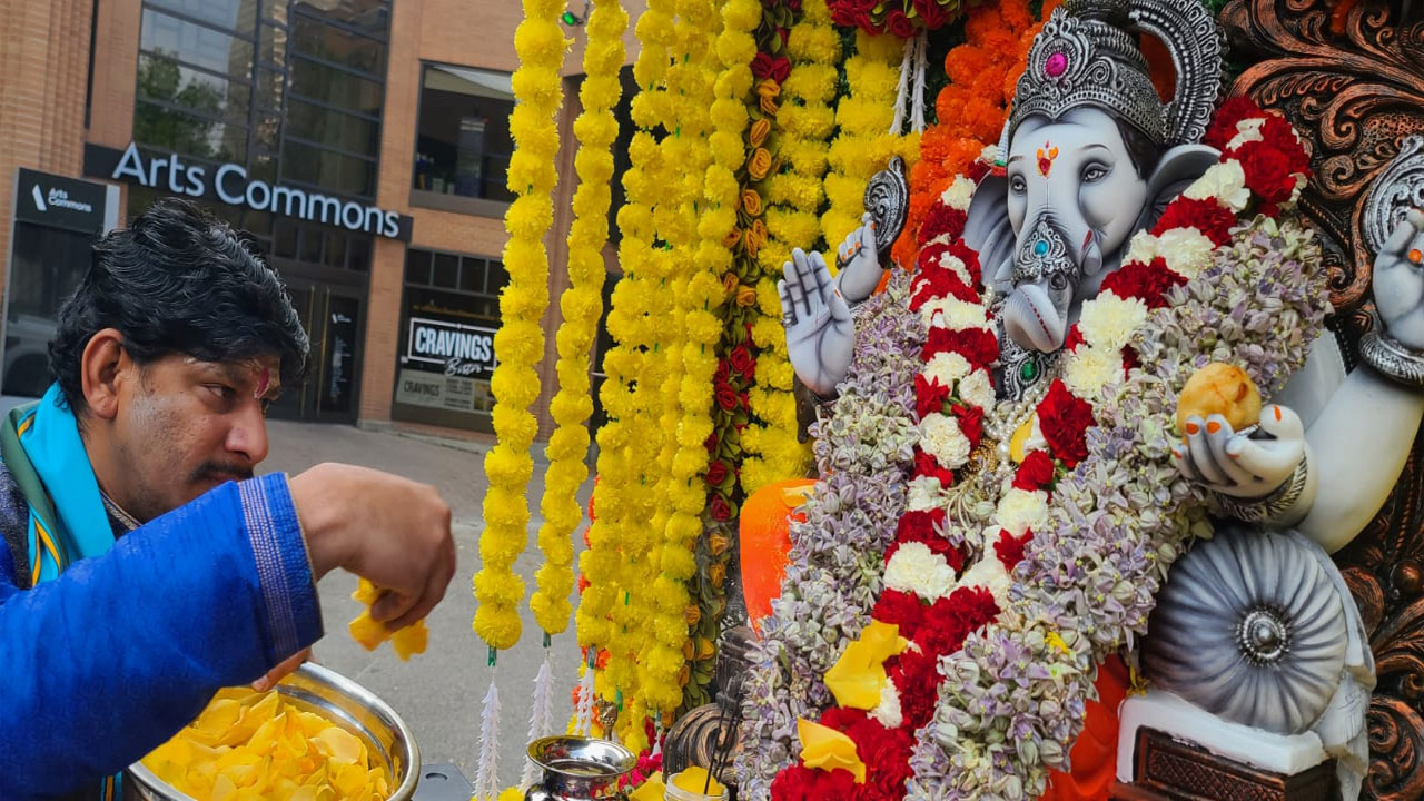 Canada: కాల్గరీలో ఘనంగా హిందూ హెరిటేజ్, గణపతి నవరాత్రి సాంస్కృతిక కార్యక్రమాలు