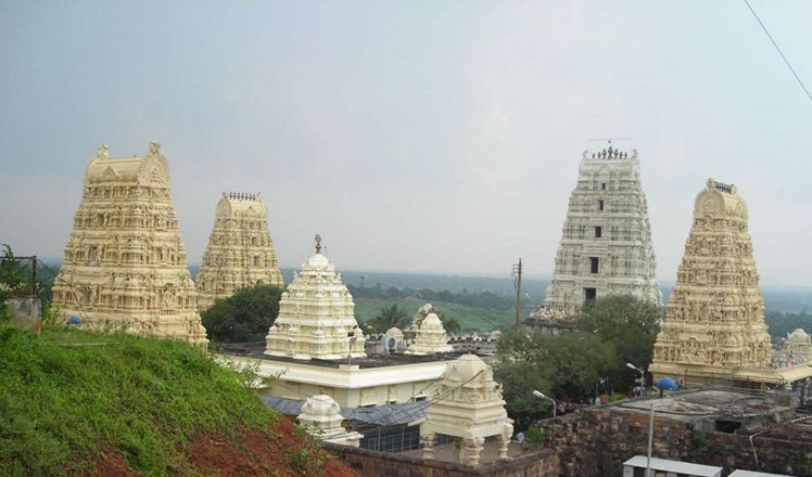 Dwaraka Tirumala: చిన వెంకన్న ఆలయం మూసివేత