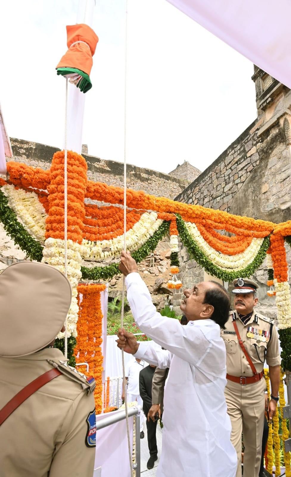 తెలుగు రాష్ట్రాల్లో ఘనంగా 77వ స్వాతంత్ర్య దినోత్సవ వేడుకలు