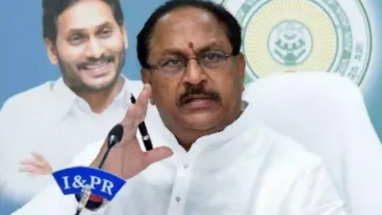 Ycp Minister: దుర్గగుడి అభివృద్ధికి రూ.125 కోట్లు ఇస్తాం.. రాష్ట్రం అభివృద్ధి చెందాలని అమ్మవారిని సీఎం జగన్ కోరుకున్నారు