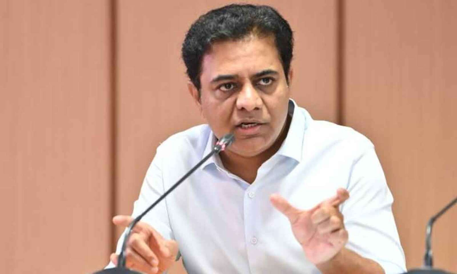 KTR: కాంగ్రెస్‌కు పోటీ చేయడానికి ఈ ఎన్నికల్లో అభ్యర్థులే లేరు.. మరి ఎలా  గెలుస్తుంది