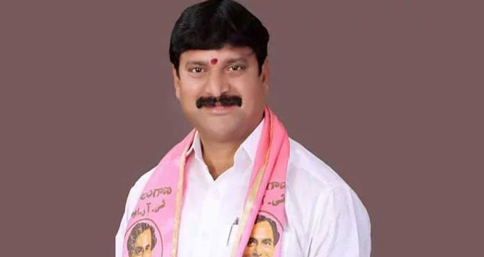 BRS MLA : కోరుకంటి వేధిస్తున్నారంటూ పాలకుర్తి జడ్పీటీసీ సభ్యురాలు కంటతడి