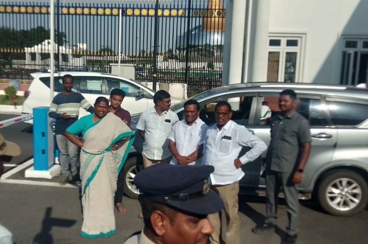 MLA Sitakka: బీఆర్ఎస్  ప్రభుత్వం నియంతృత్వంగా వ్యవహరిస్తోంది