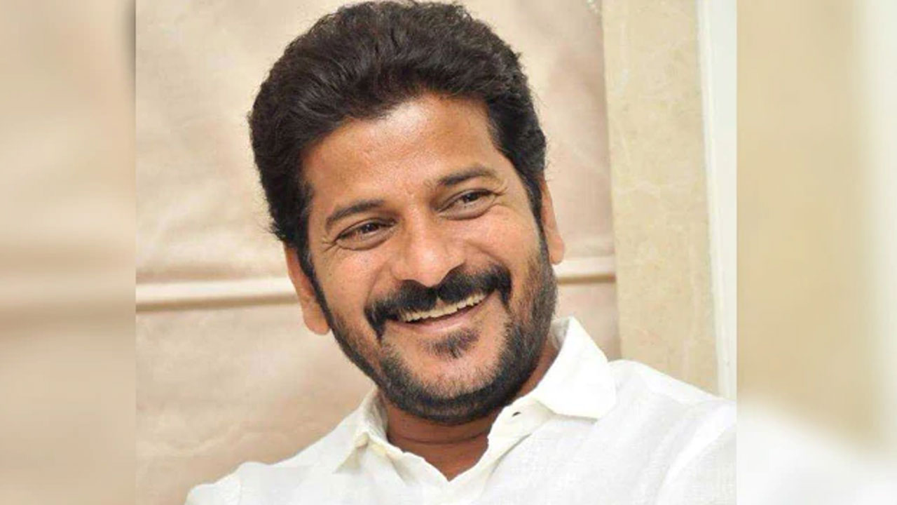 Revanth reddy: మోసుకొస్తున్నాం చిరునవ్వులంటూ రేవంత్ ట్వీట్