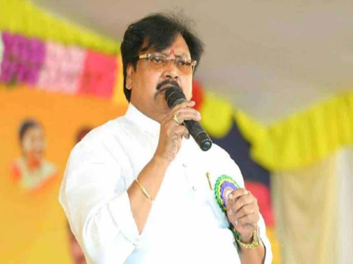 Varla Ramaiah: ఏపీలో కరెంట్ కష్టాలు.. ఆ సంస్థ వల్లనే..