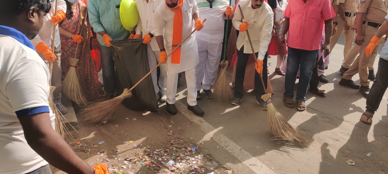 గాంధీ జయంతి సందర్బంగా హైదరాబాద్‌లో కేంద్రమంత్రి కిషన్ రెడ్డి శ్రమదానం ఫొటోలు