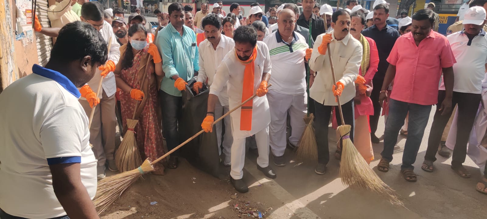 గాంధీ జయంతి సందర్బంగా హైదరాబాద్‌లో కేంద్రమంత్రి కిషన్ రెడ్డి శ్రమదానం ఫొటోలు