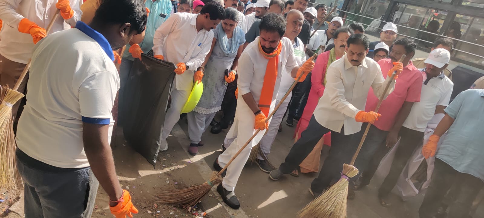 గాంధీ జయంతి సందర్బంగా హైదరాబాద్‌లో కేంద్రమంత్రి కిషన్ రెడ్డి శ్రమదానం ఫొటోలు