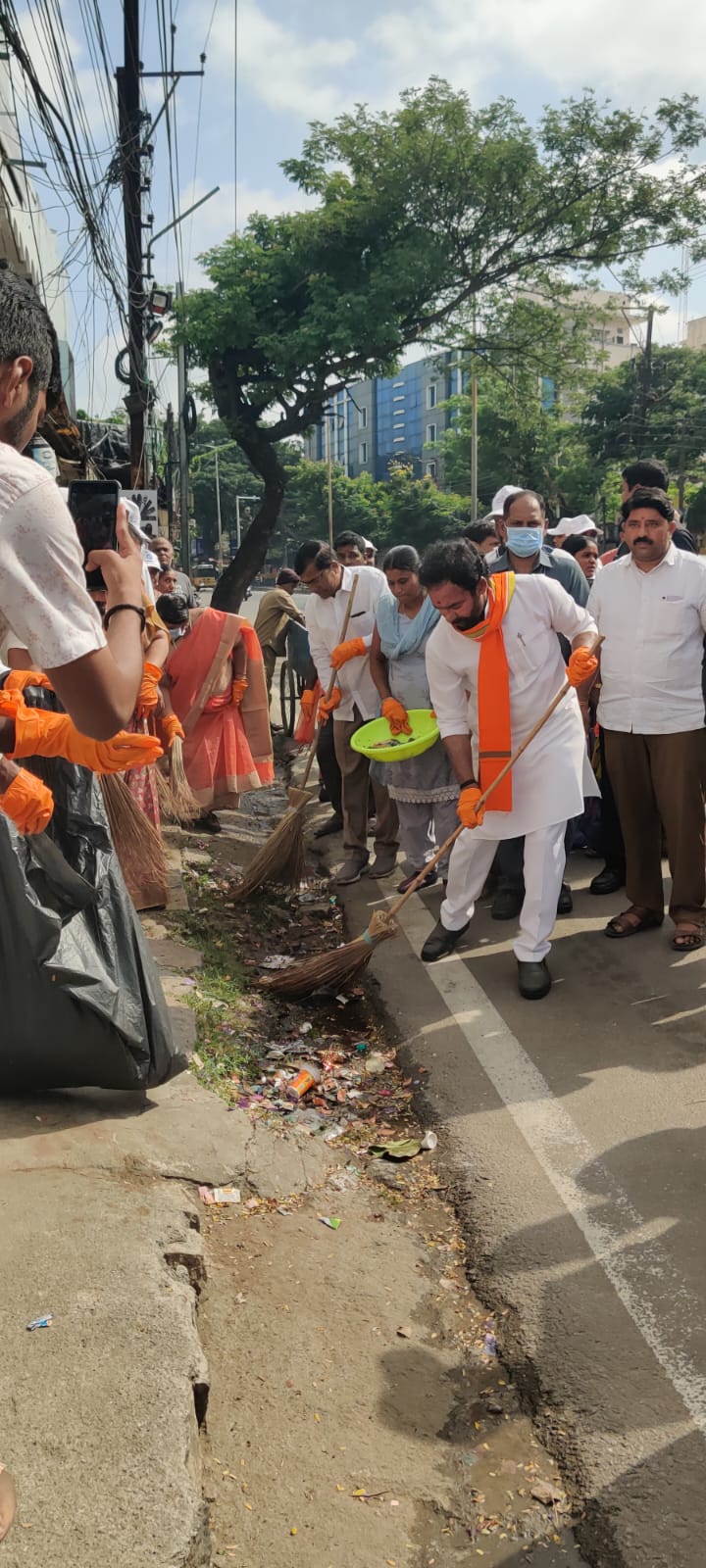 గాంధీ జయంతి సందర్బంగా హైదరాబాద్‌లో కేంద్రమంత్రి కిషన్ రెడ్డి శ్రమదానం ఫొటోలు