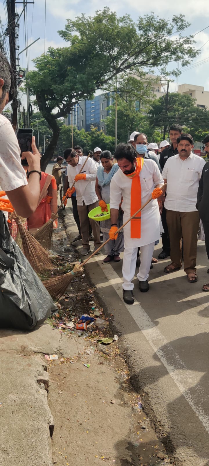 గాంధీ జయంతి సందర్బంగా హైదరాబాద్‌లో కేంద్రమంత్రి కిషన్ రెడ్డి శ్రమదానం ఫొటోలు