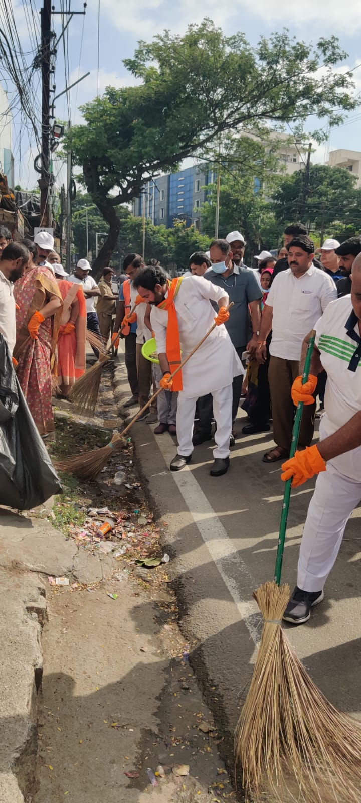 గాంధీ జయంతి సందర్బంగా హైదరాబాద్‌లో కేంద్రమంత్రి కిషన్ రెడ్డి శ్రమదానం ఫొటోలు