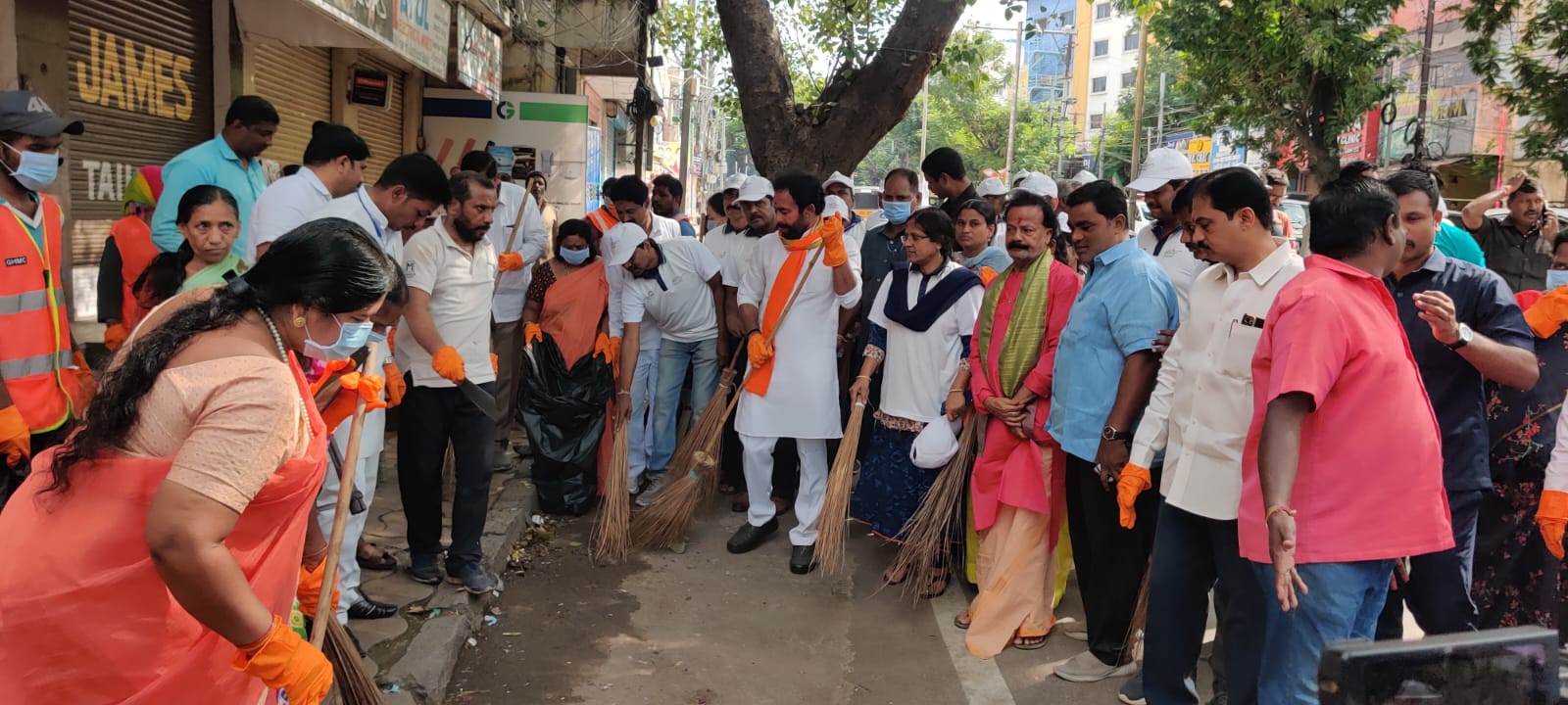 గాంధీ జయంతి సందర్బంగా హైదరాబాద్‌లో కేంద్రమంత్రి కిషన్ రెడ్డి శ్రమదానం ఫొటోలు