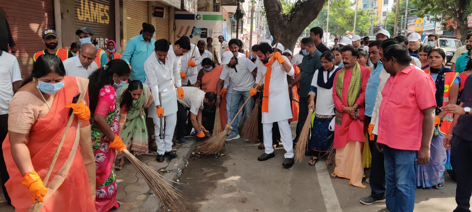 గాంధీ జయంతి సందర్బంగా హైదరాబాద్‌లో కేంద్రమంత్రి కిషన్ రెడ్డి శ్రమదానం ఫొటోలు