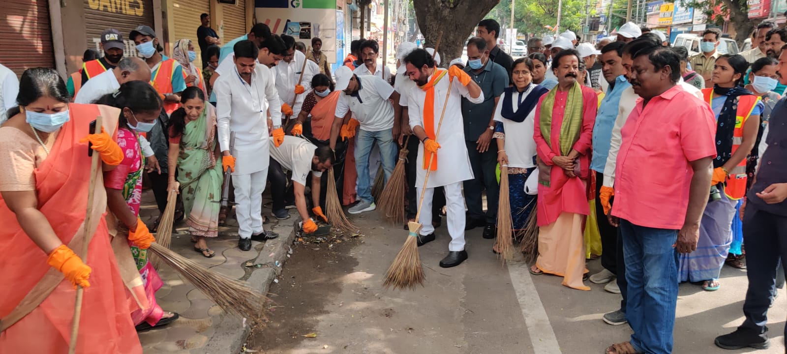 గాంధీ జయంతి సందర్బంగా హైదరాబాద్‌లో కేంద్రమంత్రి కిషన్ రెడ్డి శ్రమదానం ఫొటోలు