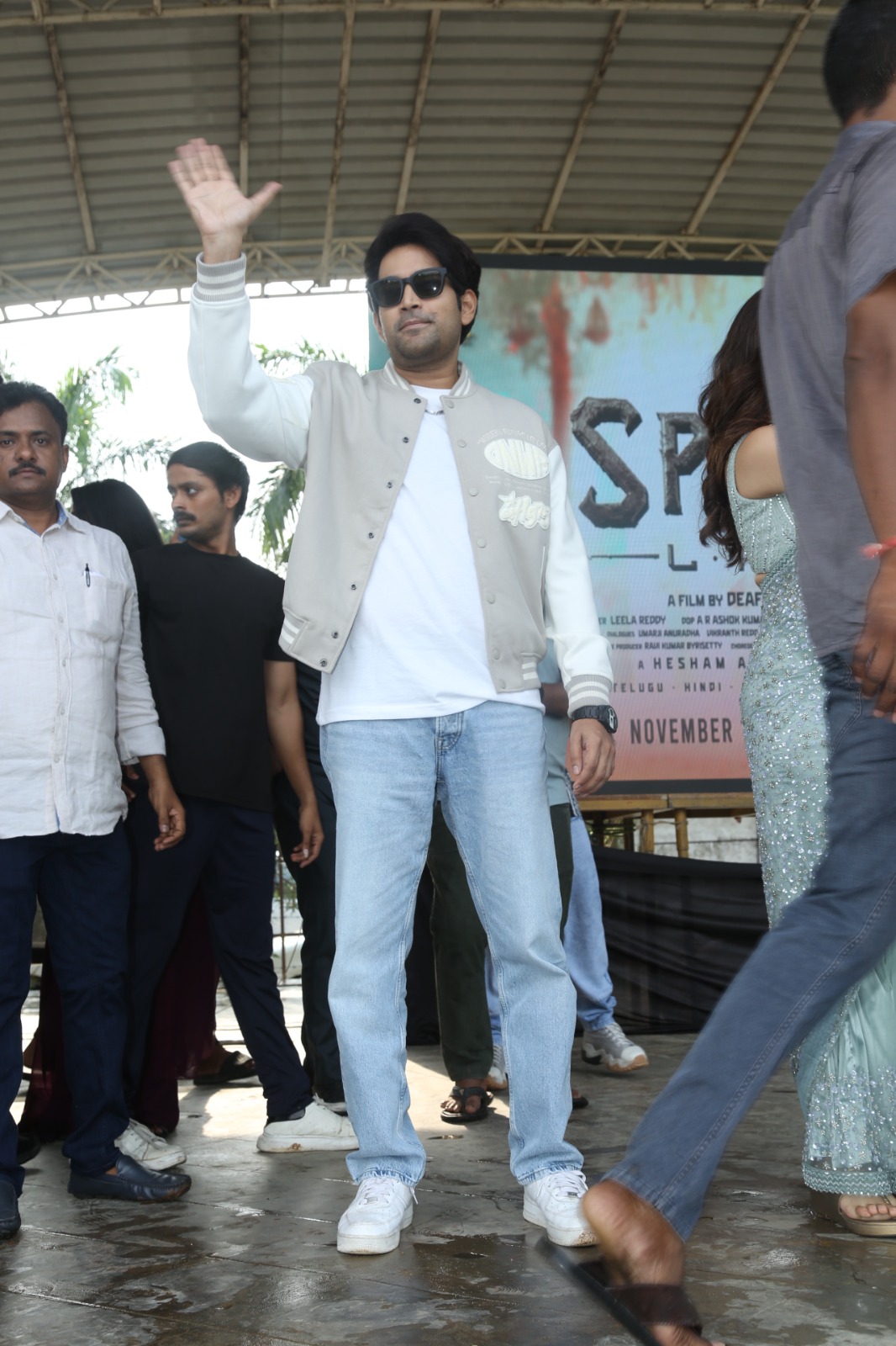 Spark: తిరుపతిలోని శ్రీ వెంకటేశ్వర కాలేజ్ ఆఫ్ ఇంజినీరింగ్‌లో సందడి చేసిన ‘స్పార్క్’ హీరోహీరోయిన్లు