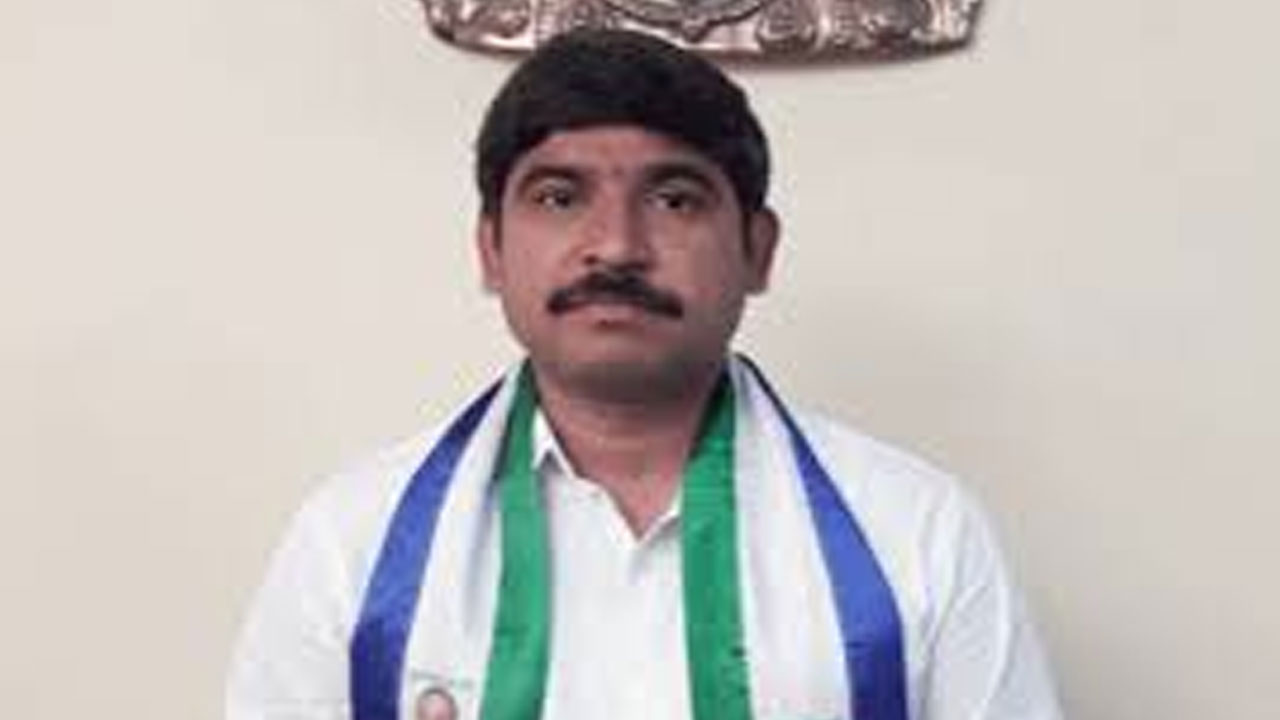 Ycp: మార్కాపురం వైసీపీ ఎమ్మెల్యేపై  పెద్దిరెడ్డి సూర్యప్రకాశ్ రెడ్డి తీవ్ర ఆరోపణలు