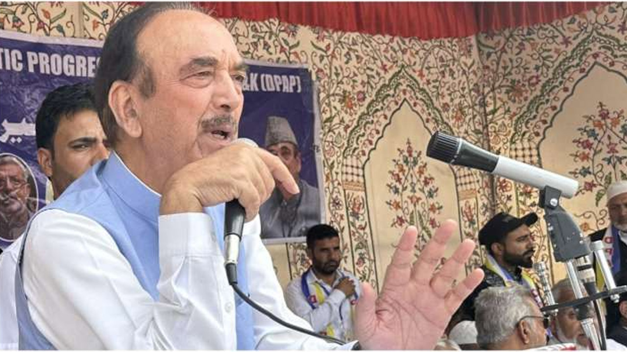 Gulam Nabi Azad: అధికారమిస్తే.. కశ్మీర్‌ను వరల్డ్ క్లాస్ టూరిస్ట్ సెంటర్ చేస్తా..!