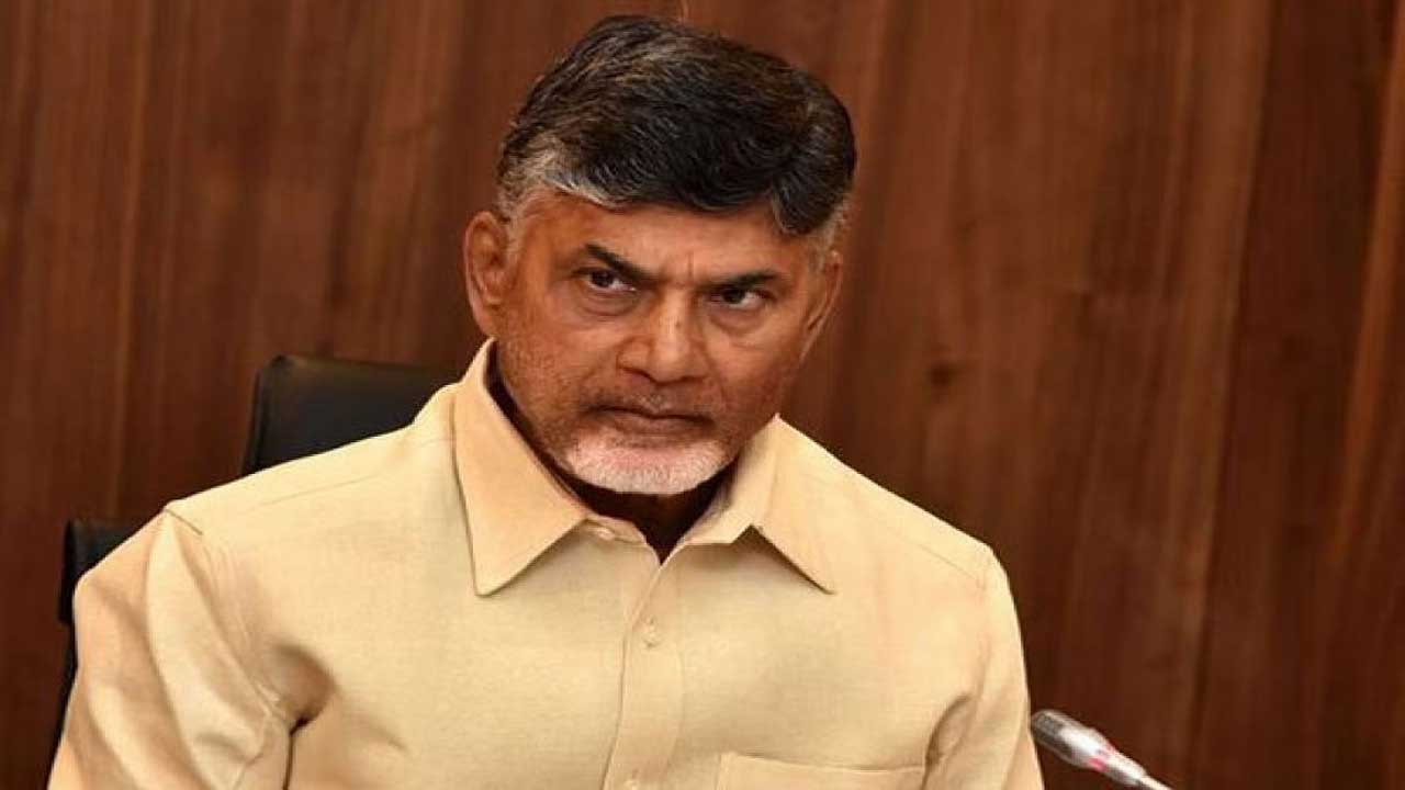 చంద్రబాబుపై పోలీస్ కేసు.. | Police Case Against Chandrababu Anr