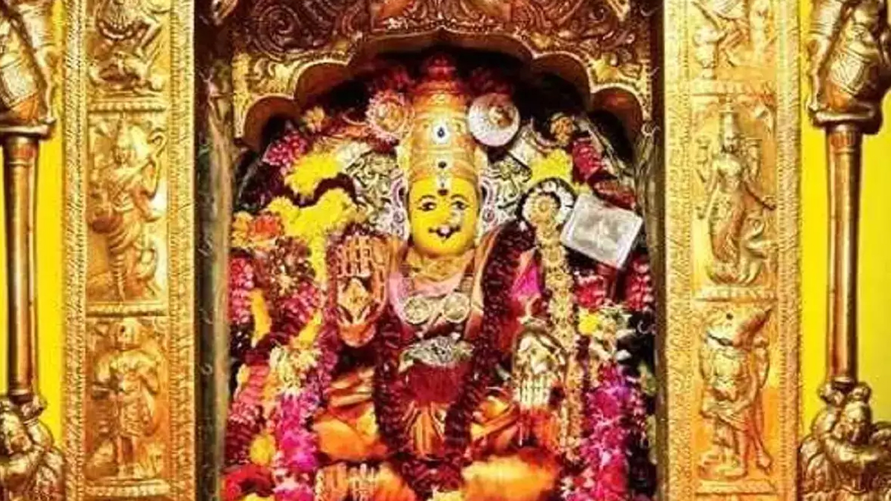 Durgamma Temple: ఏడవ రోజుకు శరన్నవరాత్రి ఉత్సవాలు.. లలితా త్రిపురసుందరిగా దుర్గమ్మ
