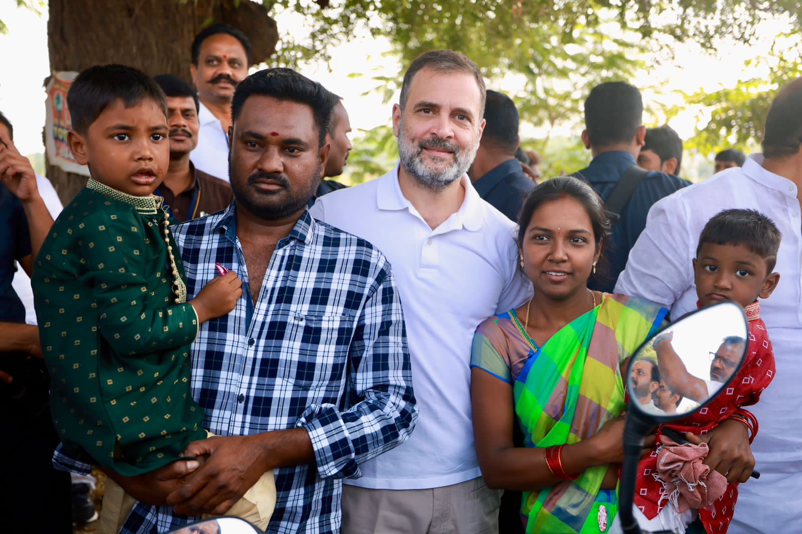 TS Assembly Polls : ‘విజయభేరి యాత్ర’లో భాగంగా సరదాగా దోసెలు వేసిన రాహుల్!