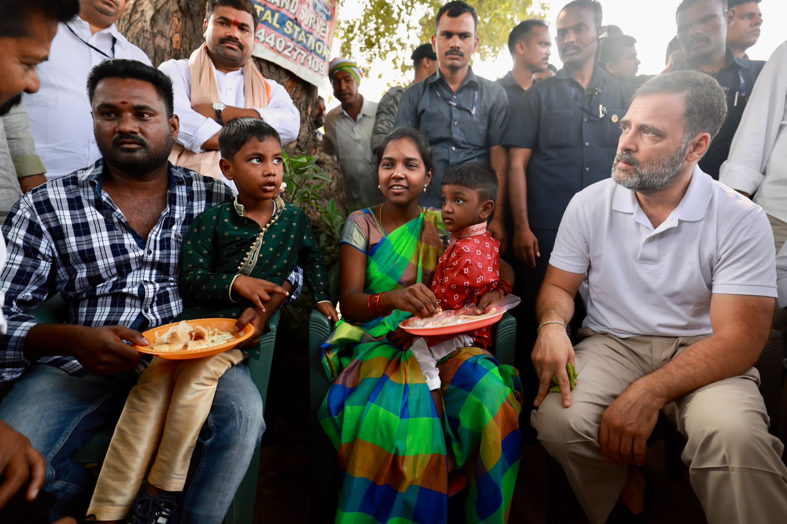 TS Assembly Polls : ‘విజయభేరి యాత్ర’లో భాగంగా సరదాగా దోసెలు వేసిన రాహుల్!