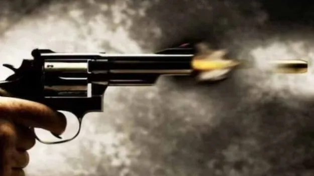 Shooting Incident In Nellore: నెల్లూరులో కాల్పుల కలకలం.. రెండు రౌండ్లు పోలీసుల కాల్పులు