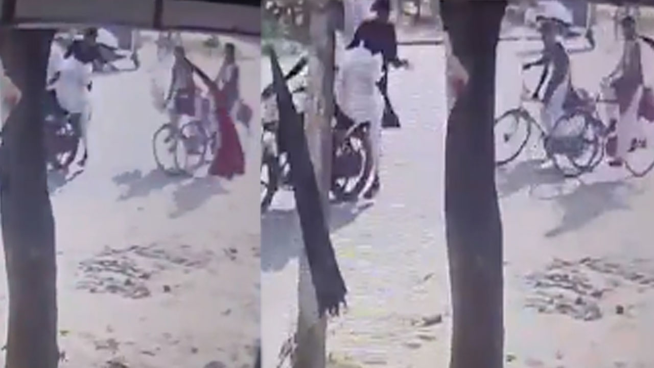 Viral Video: సైకిల్‌పై వెళ్తున్న బాలిక చున్నీని ఆకతాయి లాగడంతో.. అంతా చూస్తుండగానే సడన్‌గా.. 