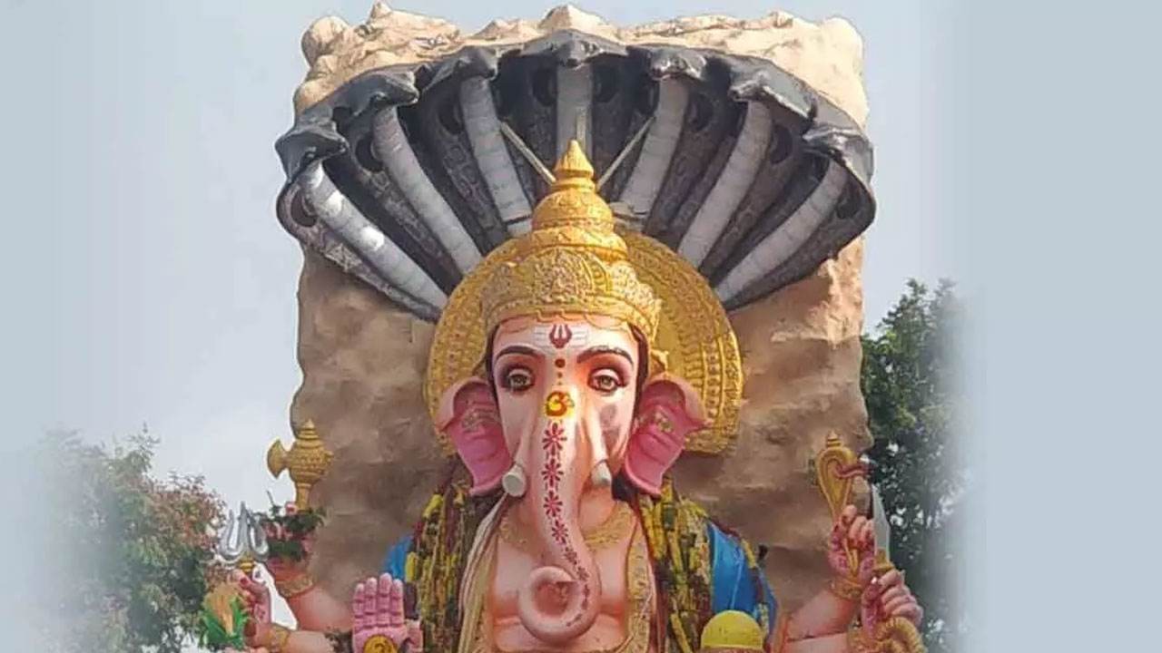 Khairatabad Ganesh: నిర్మానుష్యంగా ఎన్టీఆర్ మార్గ్.. బడా గణేశ్‌ నిమజ్జనానికి రూట్ క్లియర్