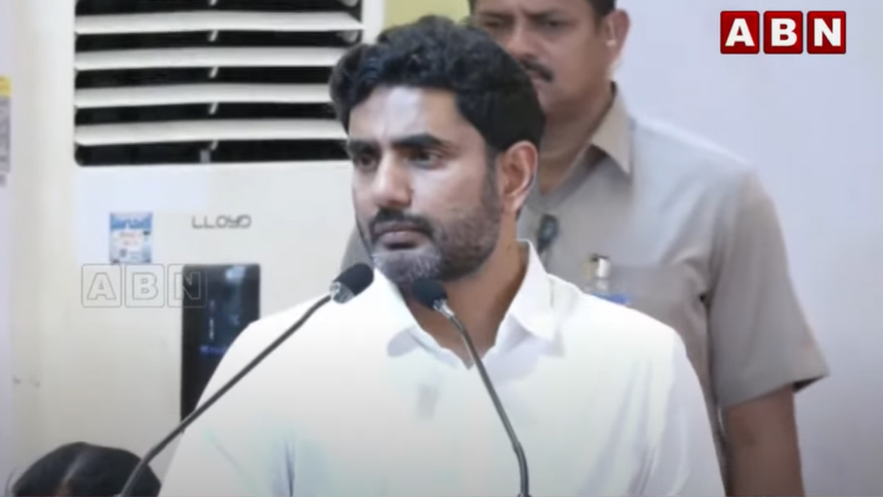 Nara Lokesh: నా తల్లిపై కేసు పెడతామన్నారు.. లోకేష్ కీలక వ్యాఖ్యలు