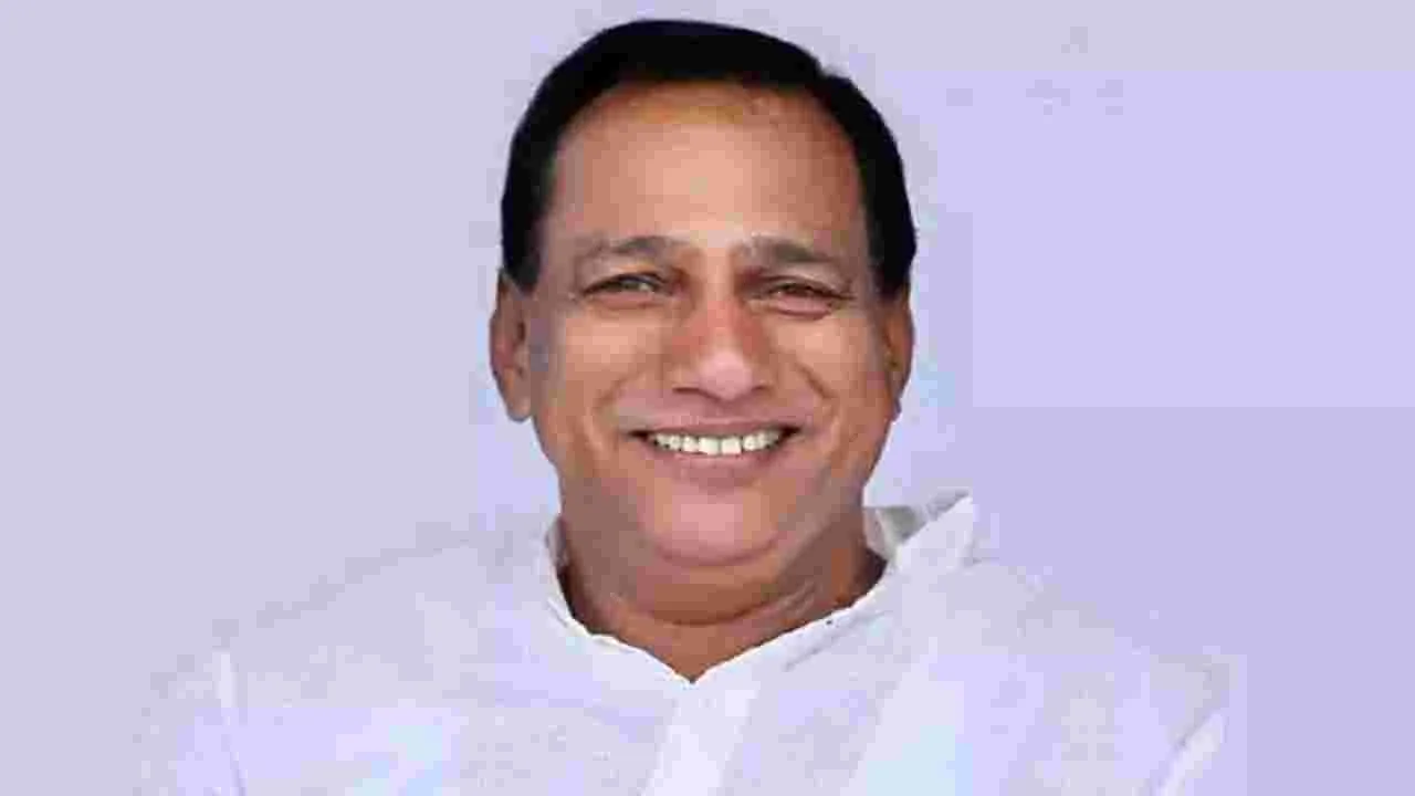 Mallareddy: మంత్రి మల్లారెడ్డి ఘాటు వ్యాఖ్యలు.. ఆ నియోజకవర్గంలో కాంగ్రెస్‏కు డిపాజిట్‌ దక్కదు.. ఎంపీగా మేడ్చల్‌ ముఖం చూడని రేవంత్‏రెడ్డి